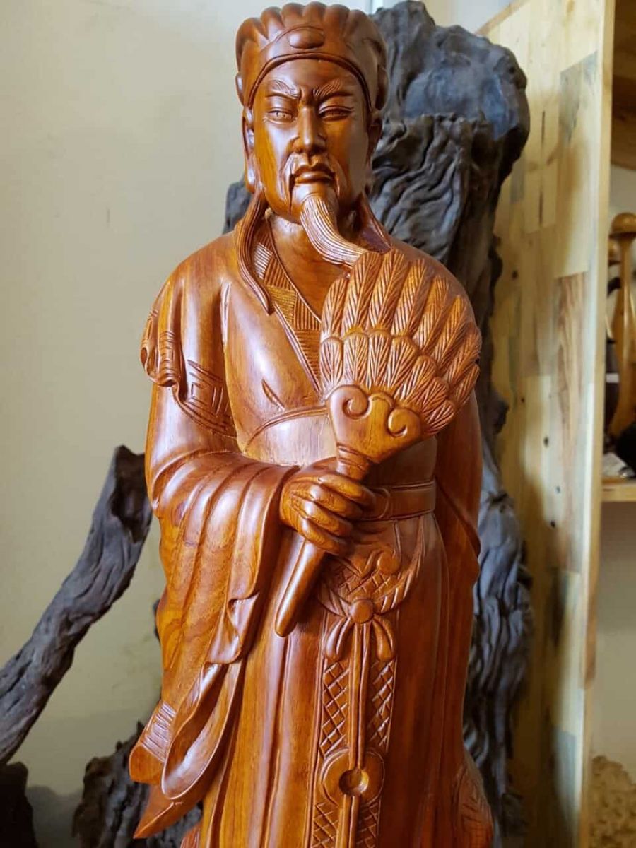 Tượng Khổng Minh gỗ hương Gia Lai