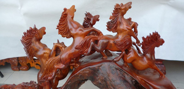 Ý nghĩa và cách bài trí tượng ngựa gỗ phong thủy