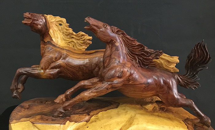 ý nghĩa tượng ngựa gỗ phong thủy