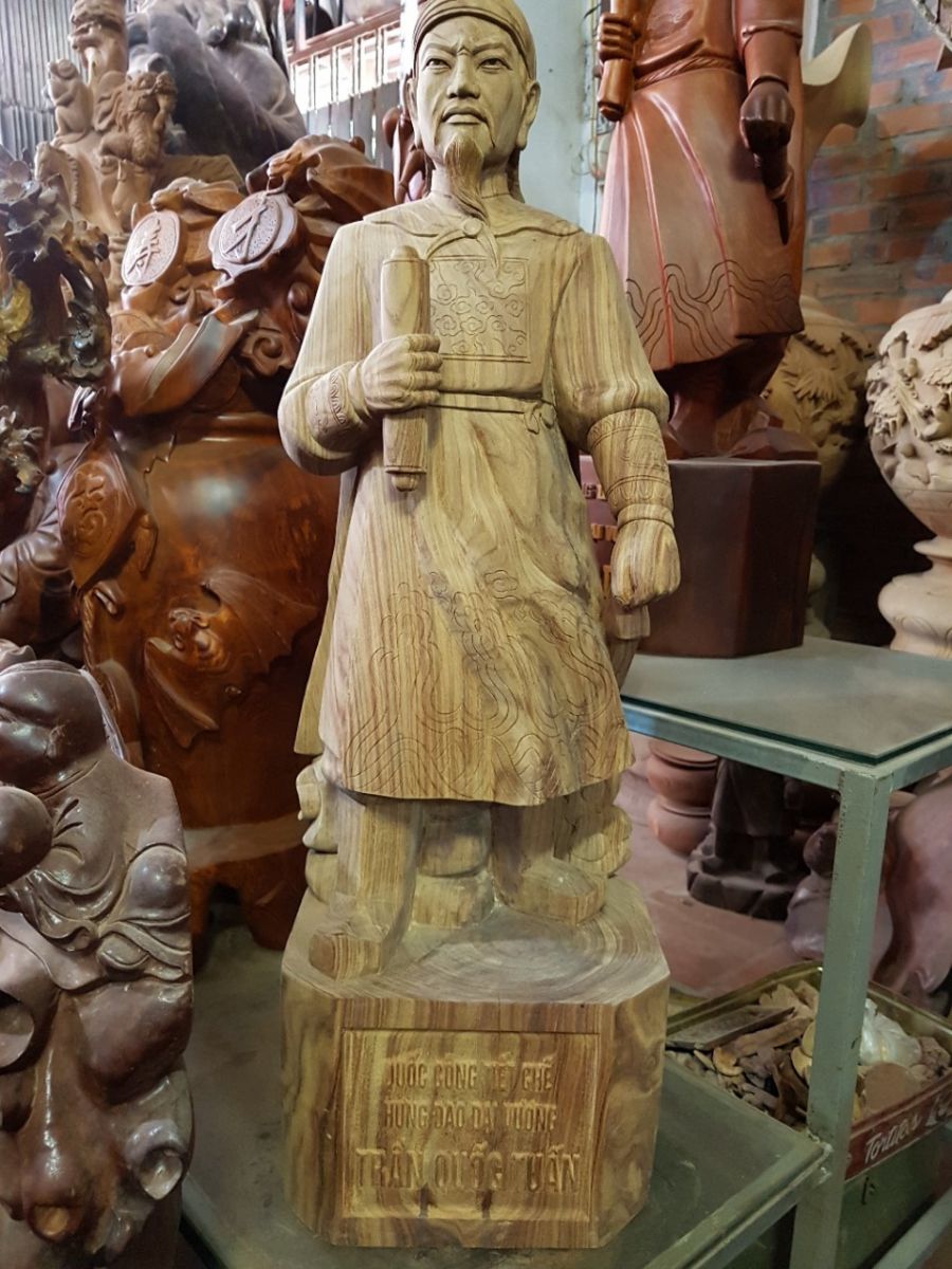 tượng trần hưng đạo gỗ hương