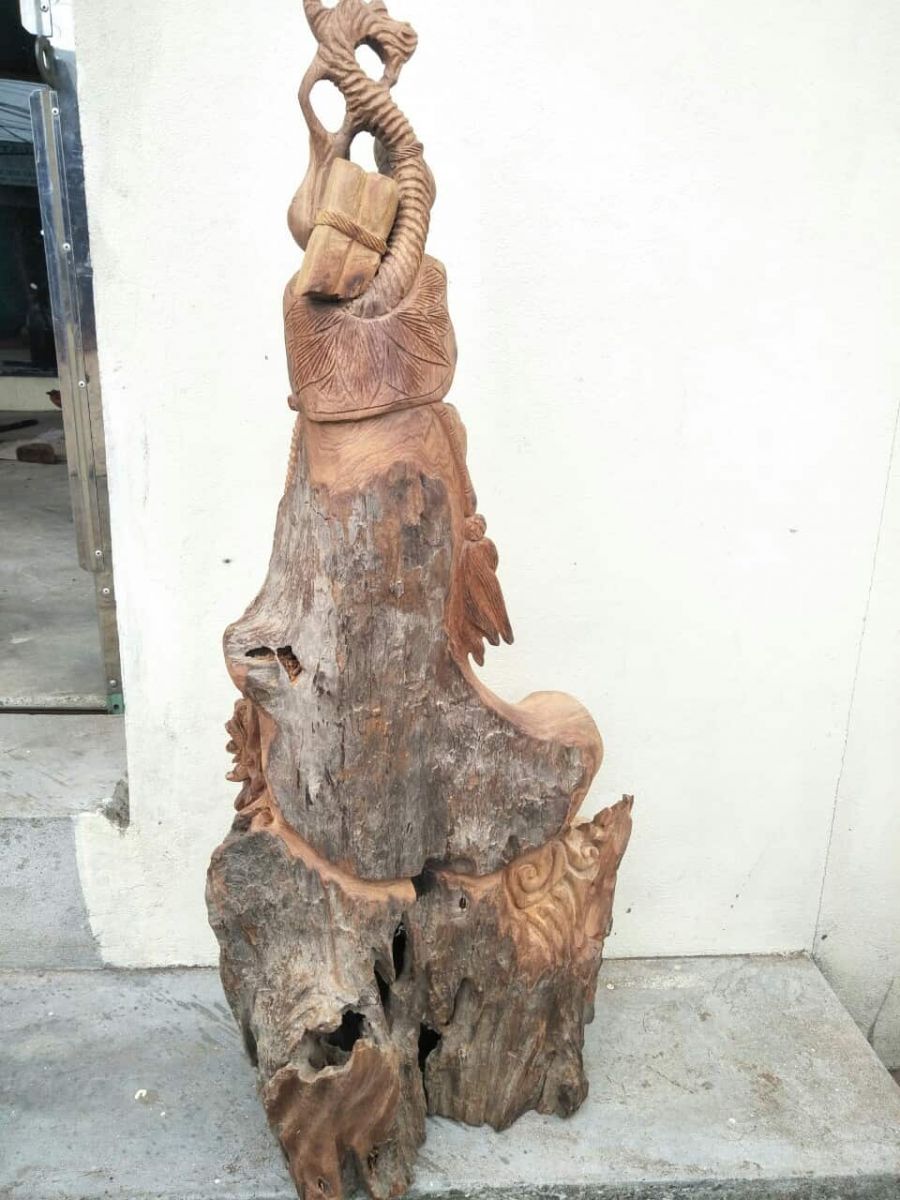 Tượng Đạt Ma đứng rồng gỗ hương Gia Lai