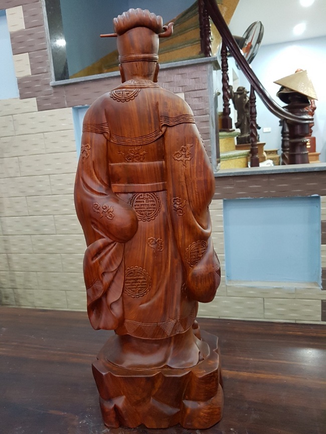 Tượng Khổng Minh gỗ hương Gia Lai